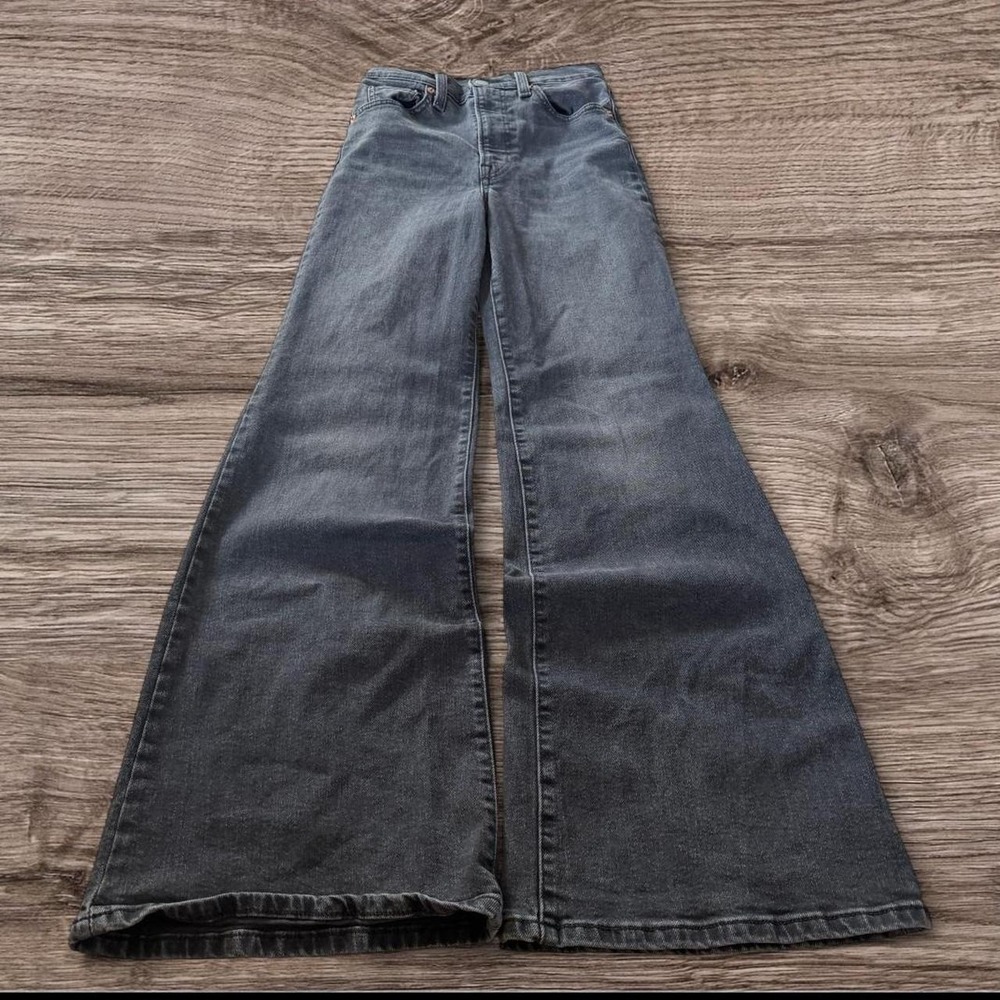 25x30 Levi's Black Bellbottom Denim Jeans Y2K Grunge Vintage